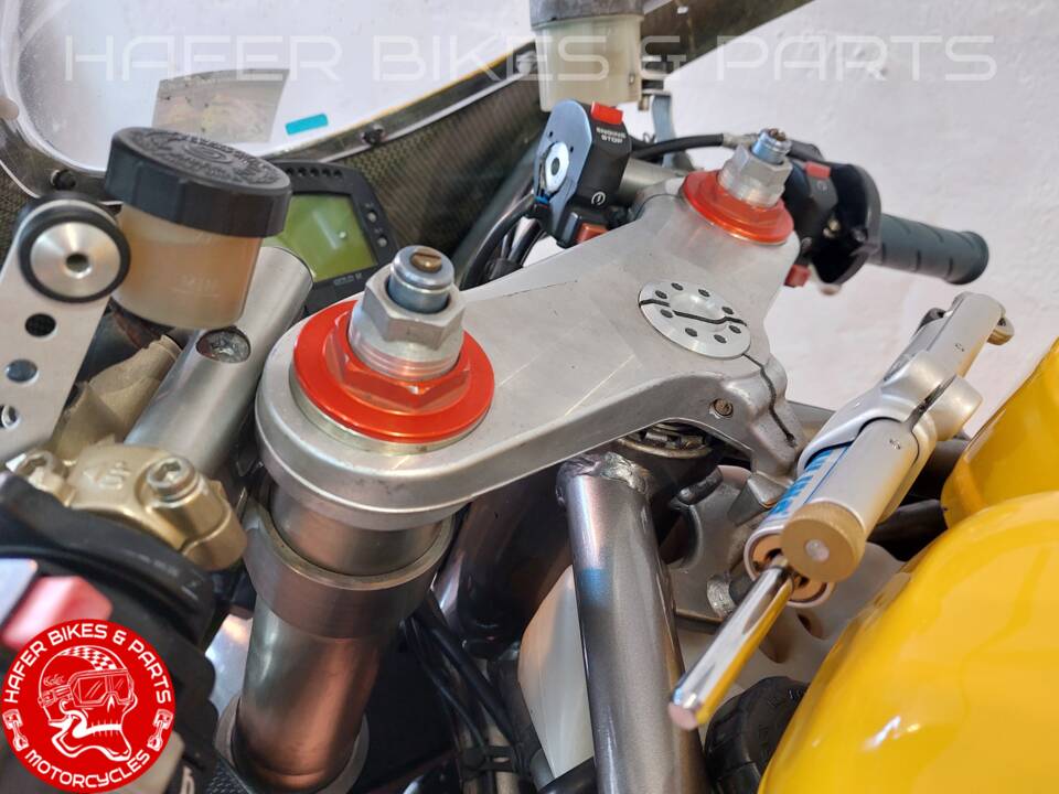 Image 8/19 of Ducati DUMMY (2002)
