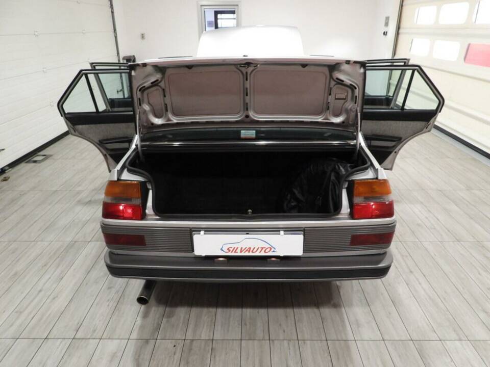 Image 9/10 of Alfa Romeo Giulietta 2.0 Turbodiesel (1985)