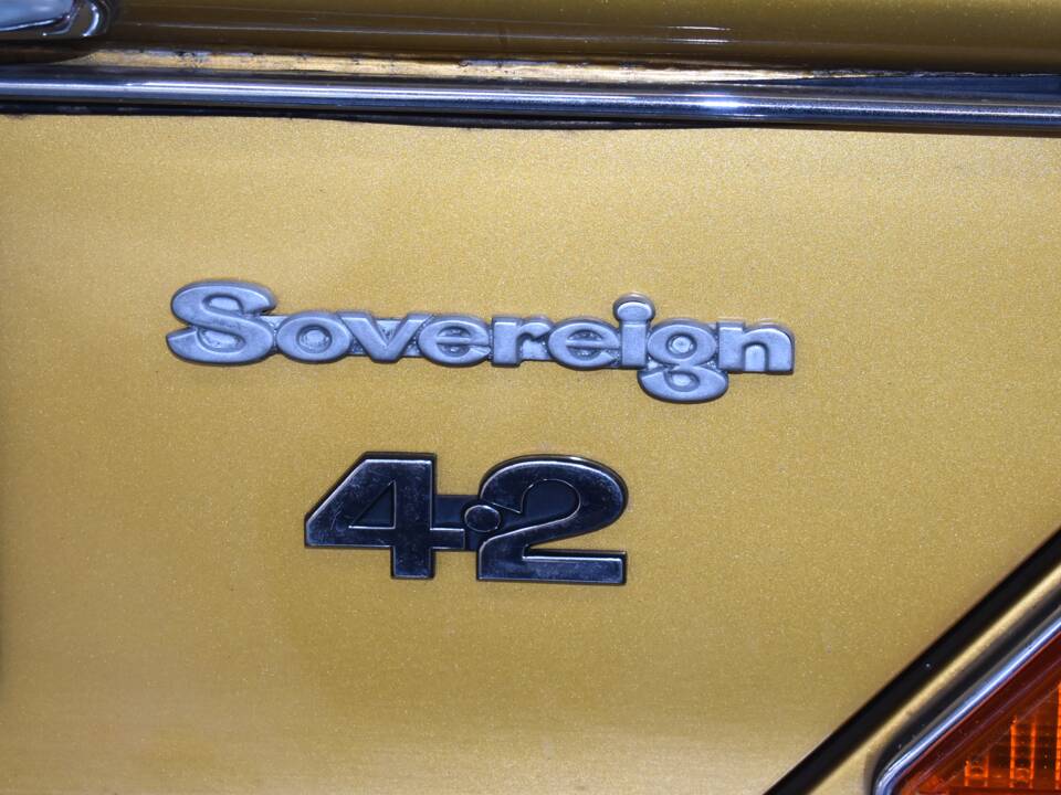 Image 45/47 of Daimler Sovereign 4.2 (1982)