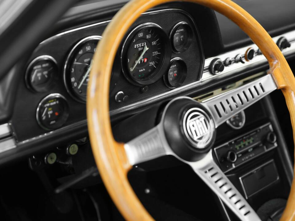 Image 27/50 of FIAT Dino Spider (1967)