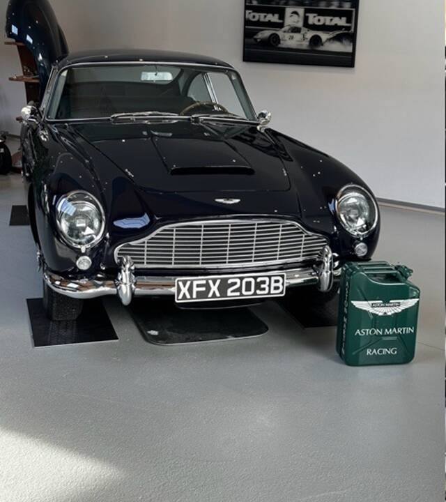 Image 2/10 de Aston Martin DB 5 (1964)