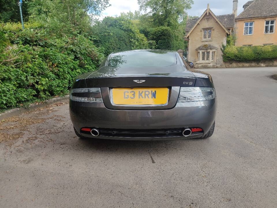 Bild 29/30 von Aston Martin DB 9 (2009)