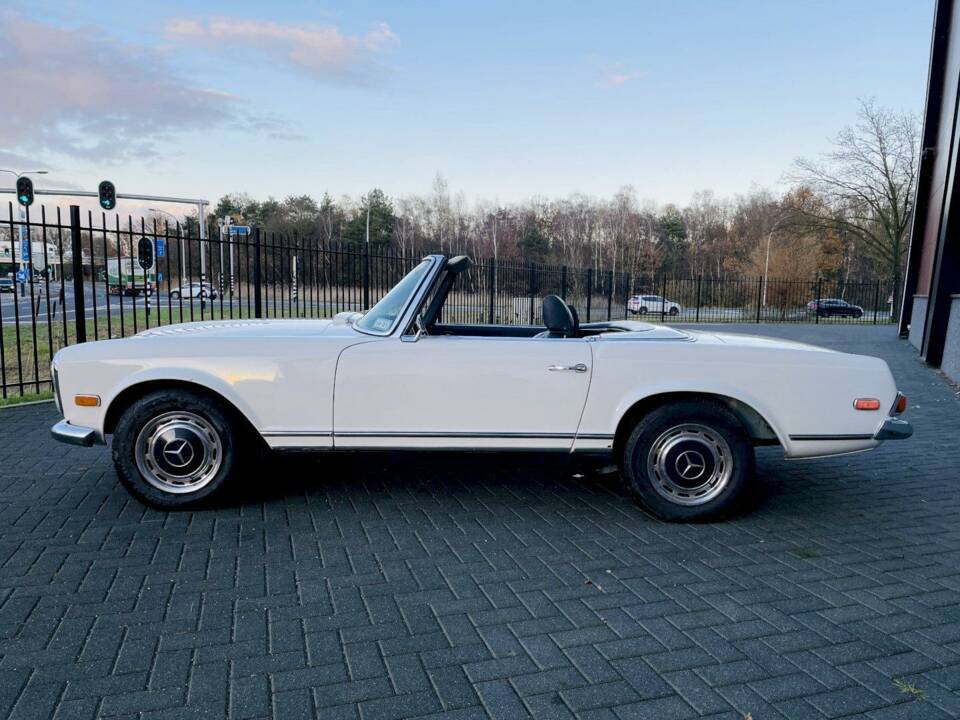 Immagine 7/36 di Mercedes-Benz 280 SL (1969)