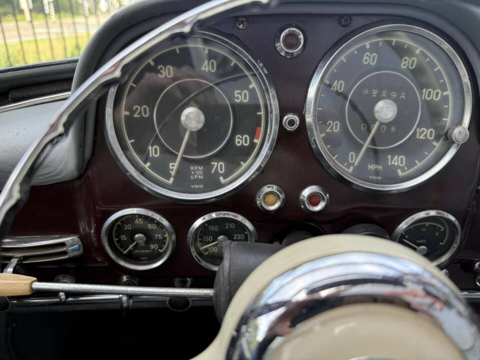 Image 24/50 de Mercedes-Benz 190 SL (1959)
