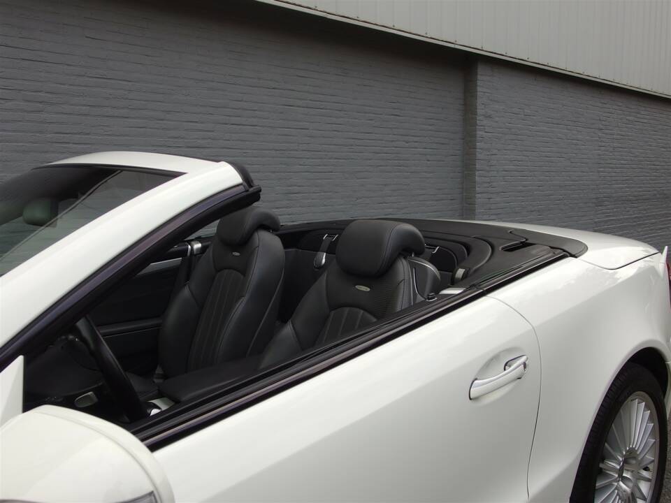 Image 41/97 de Mercedes-Benz SL 55 AMG (2003)