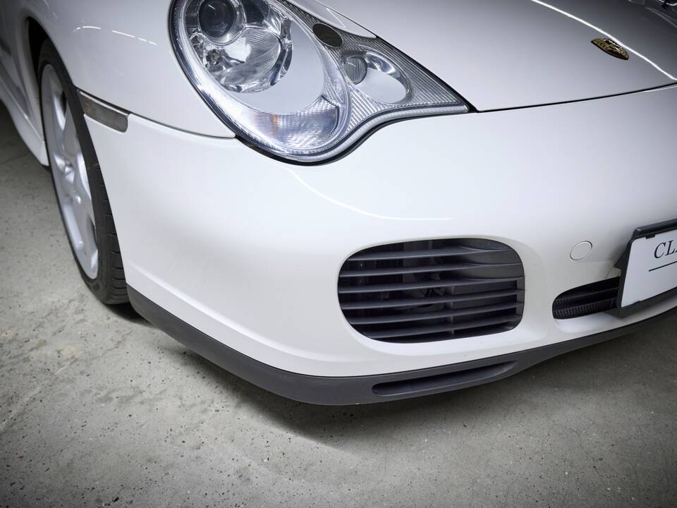 Imagen 53/98 de Porsche 911 Carrera 4S (2004)