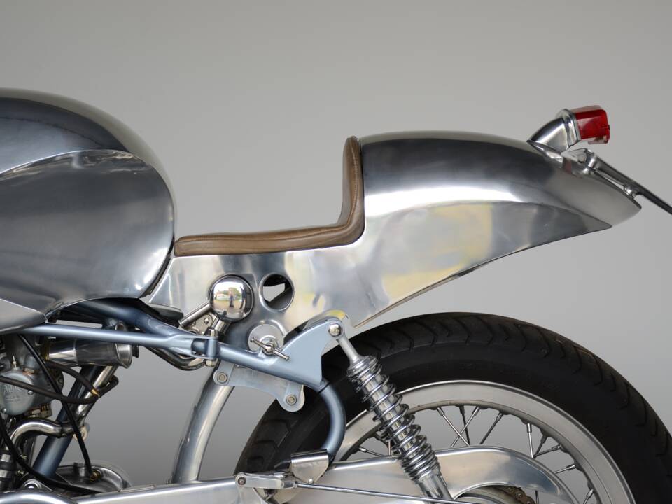 Image 22/42 of Royal Enfield 700 Silver Shotgun (1955)