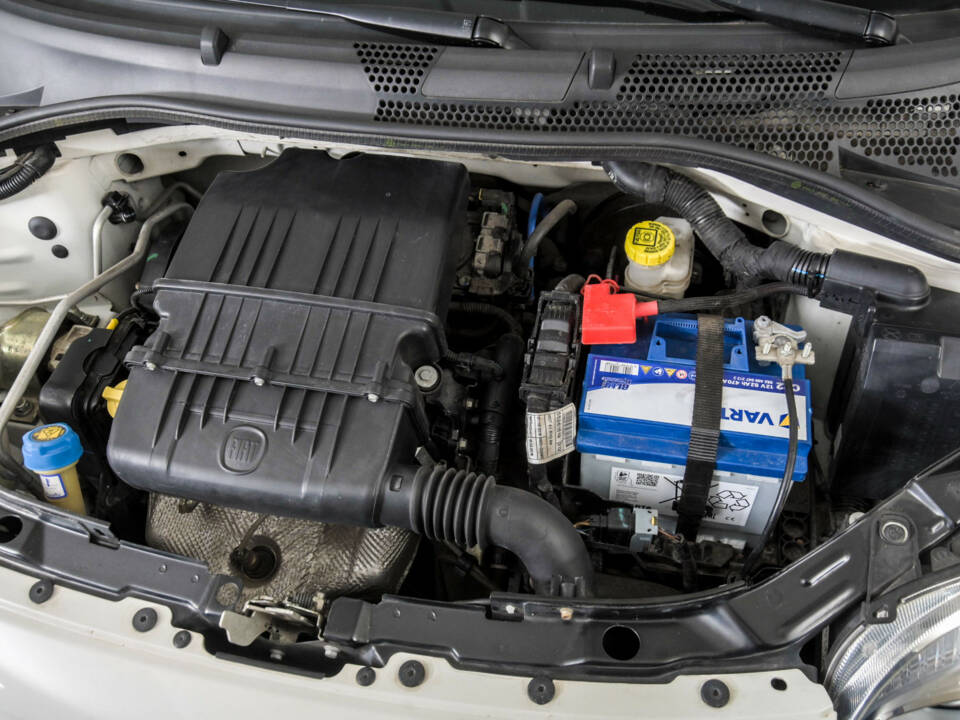 Image 40/50 of FIAT 500 (2018)