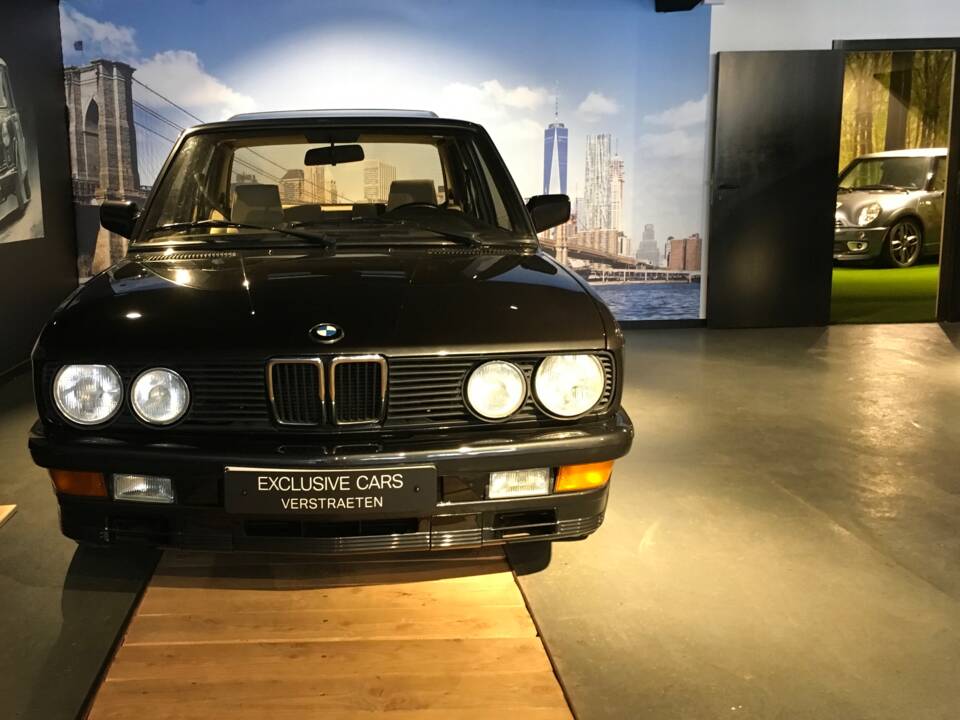 Afbeelding 4/8 van BMW M 535i (1987)