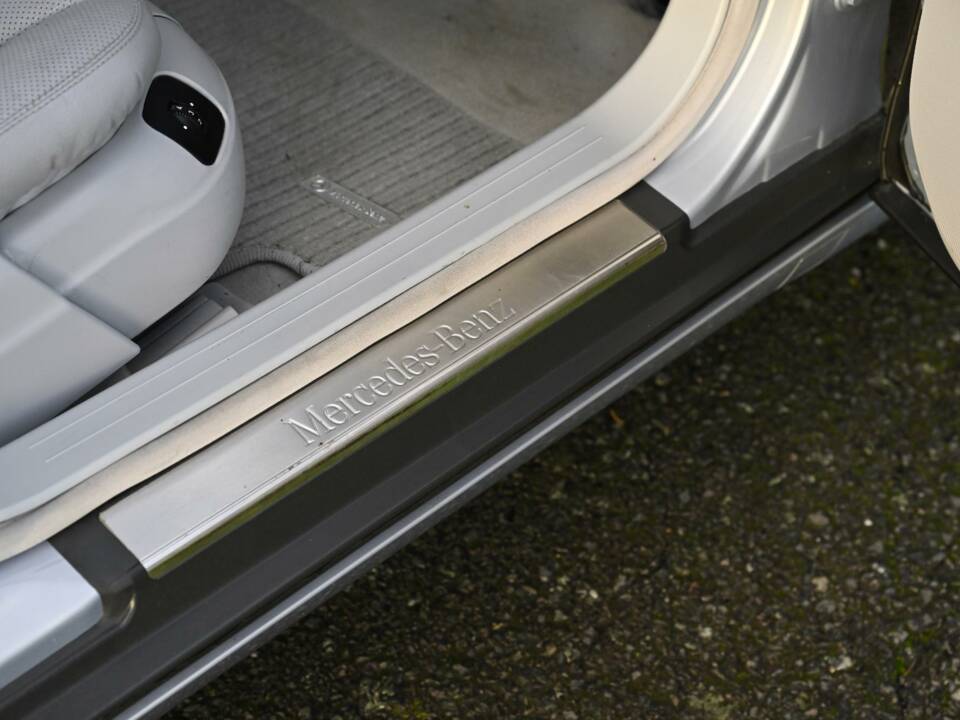 Image 38/50 de Mercedes-Benz S 500 L (2001)