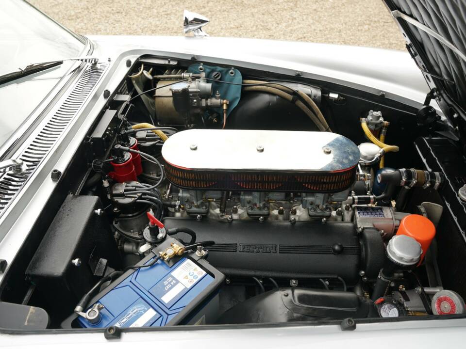 Immagine 3/50 di Ferrari 250 GT 2+2 (1964)
