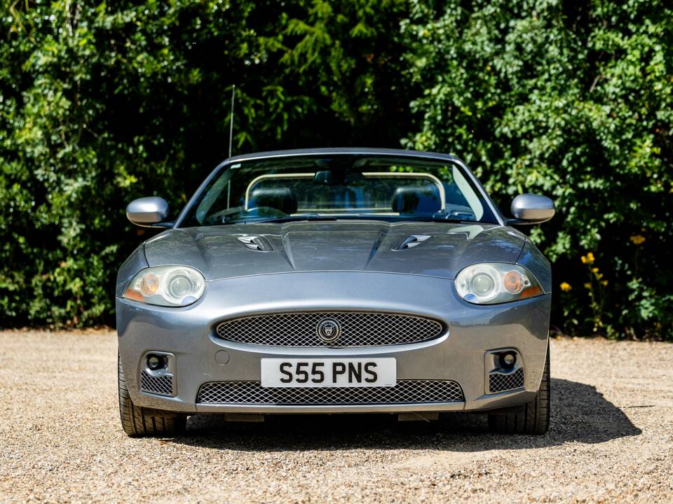Image 18/50 de Jaguar XKR (2007)