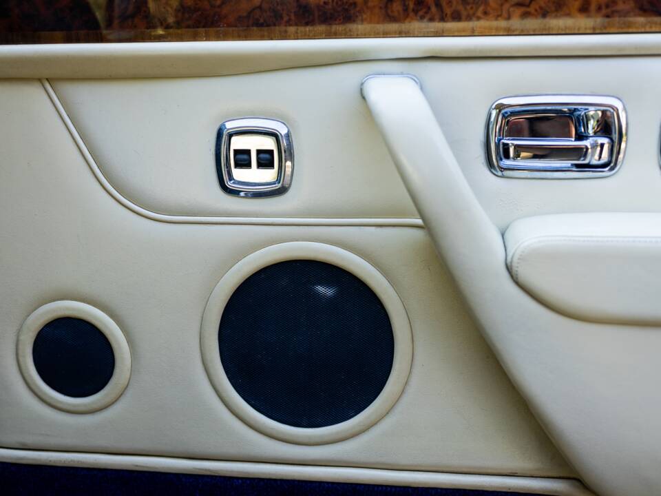 Image 50/50 of Bentley Continental R (1997)