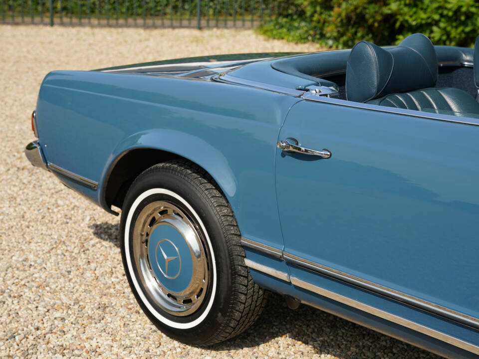 Image 27/50 of Mercedes-Benz 280 SL (1968)
