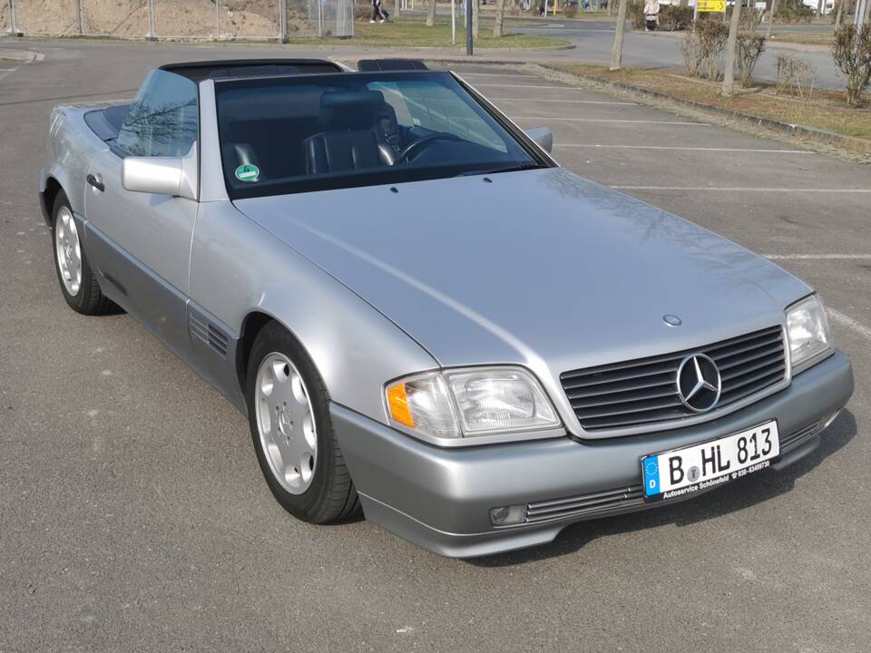 Afbeelding 4/58 van Mercedes-Benz 500 SL (1991)