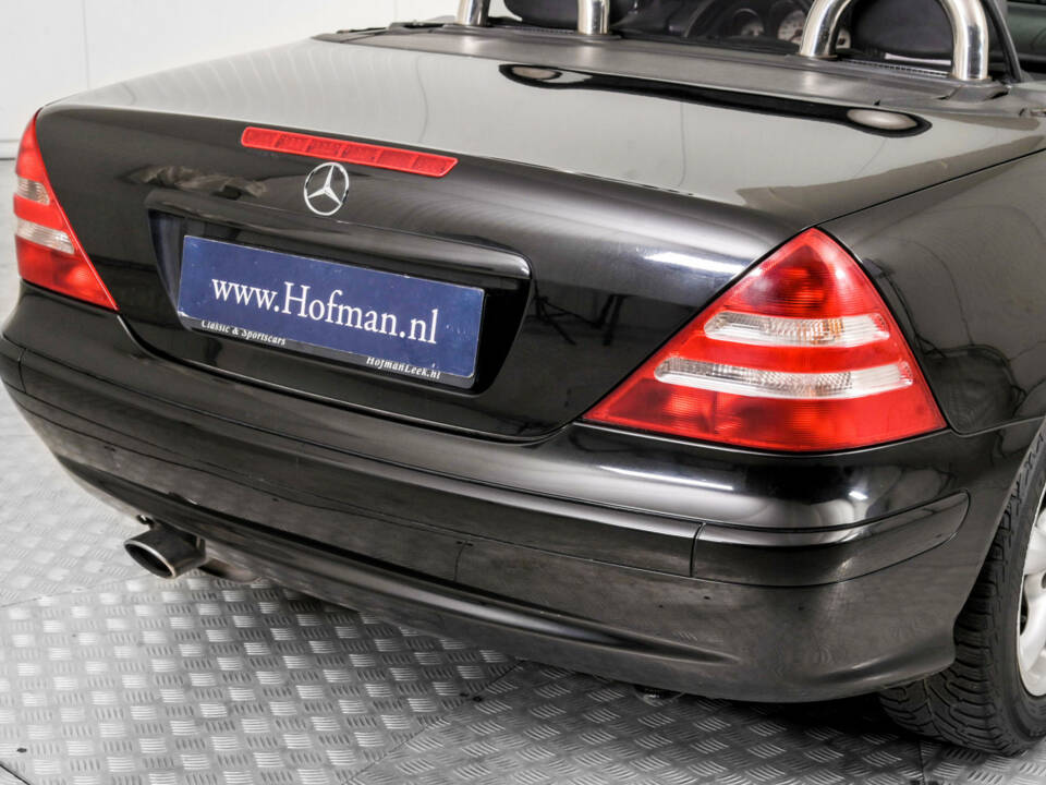 Image 25/50 of Mercedes-Benz SLK 200 Kompressor (2001)