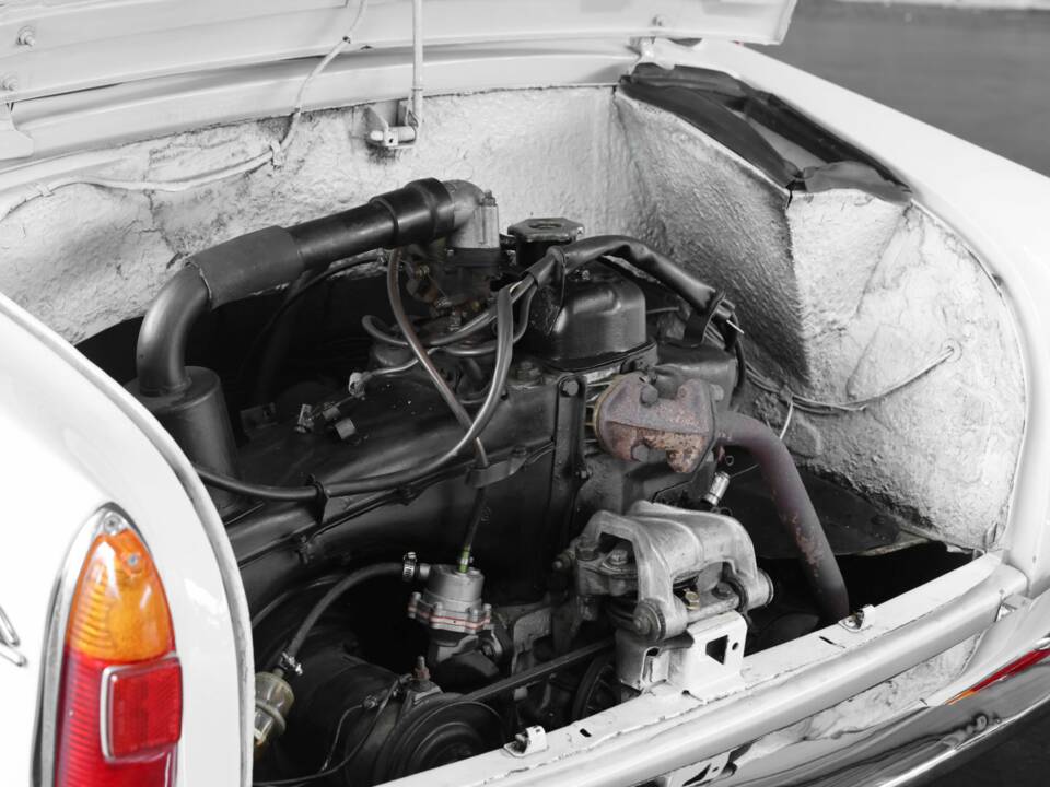 Image 25/37 of Autobianchi Bianchina Convertible (1960)