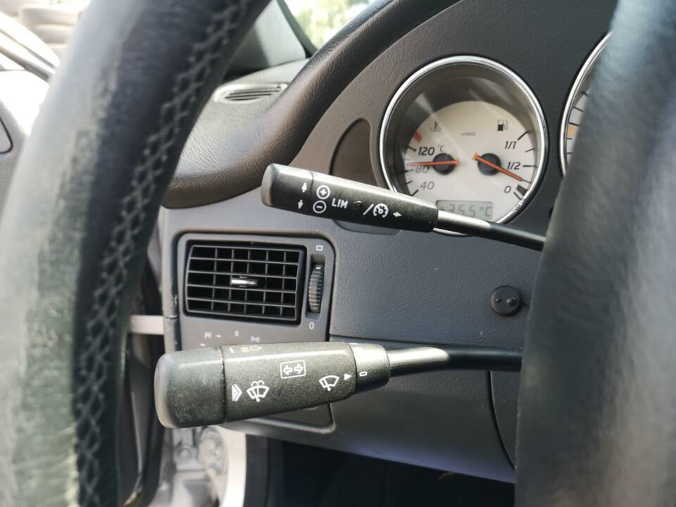 Imagen 8/38 de Mercedes-Benz SLK 200 Kompressor (2002)