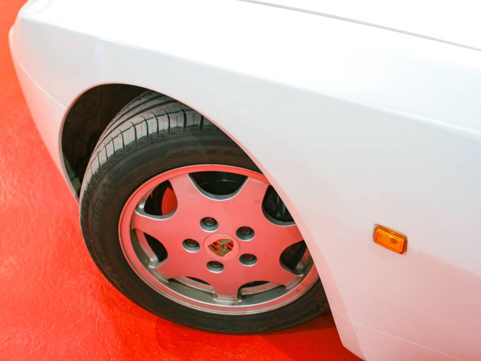 Image 11/45 of Porsche 944 S2 (1989)
