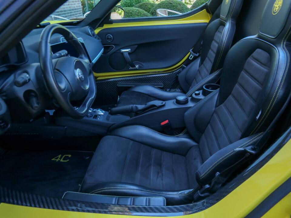 Image 32/50 of Alfa Romeo 4C Spider (2018)