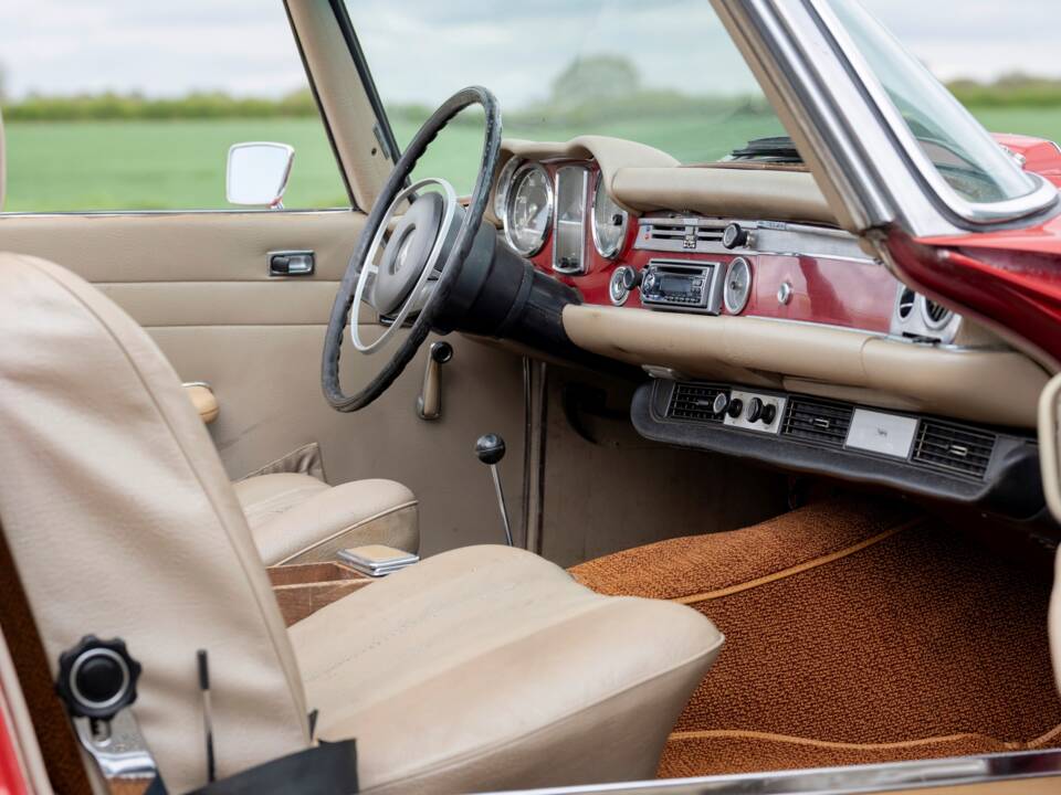 Immagine 4/18 di Mercedes-Benz 280 SL (1970)
