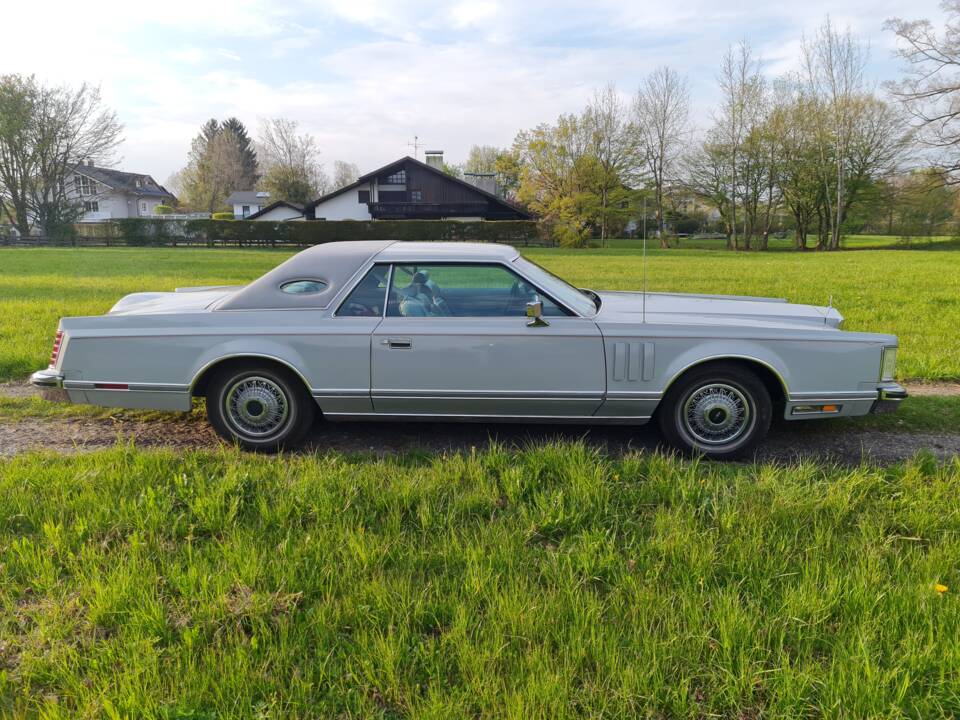 Image 4/5 of Lincoln Continental Mark V Cartier (1979)