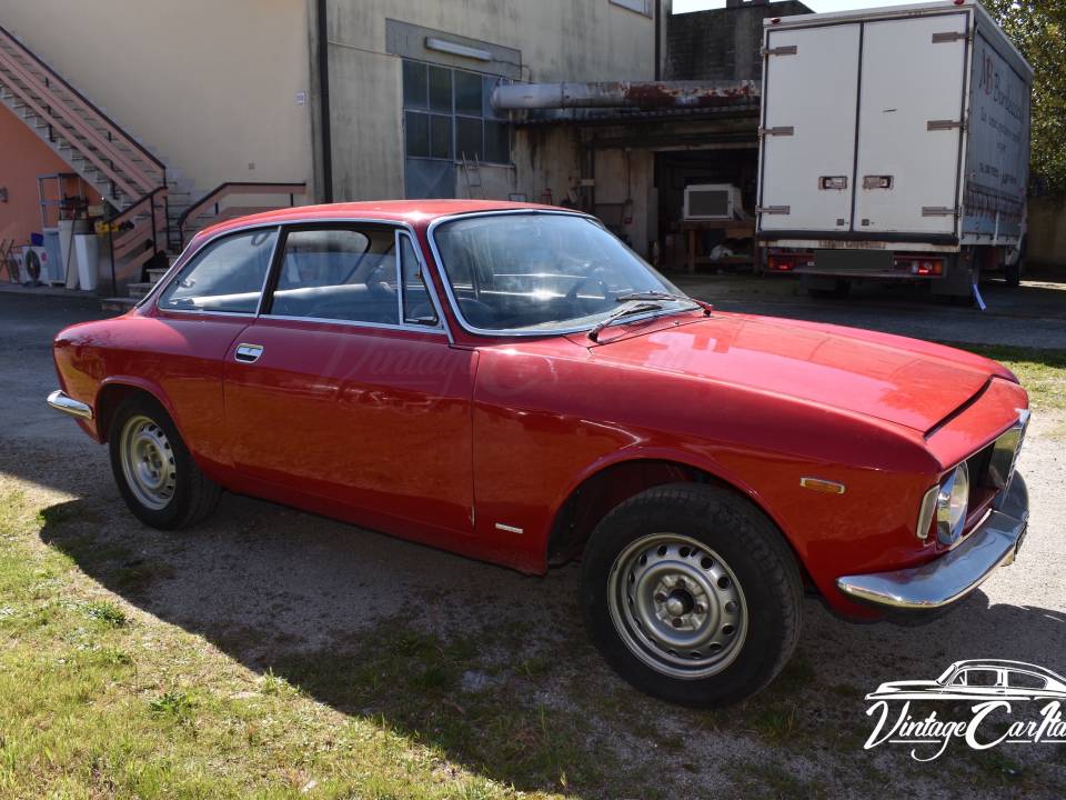 Image 6/30 de Alfa Romeo Giulia 1600 Sprint GT (1964)