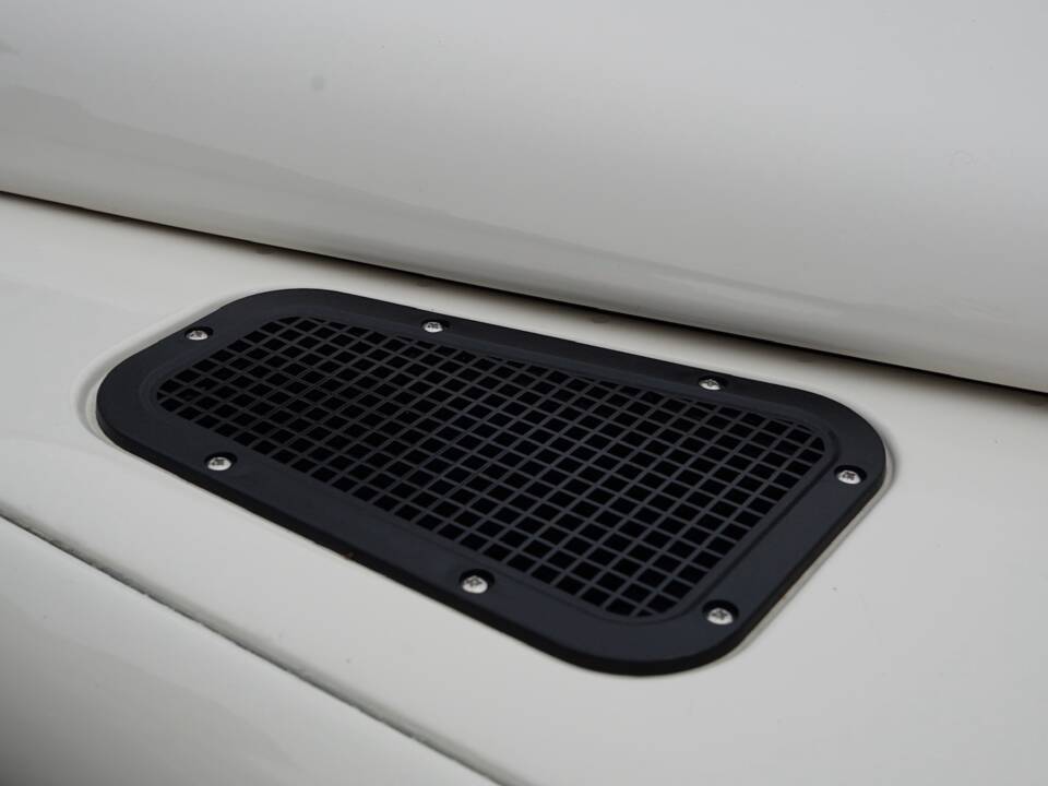 Image 62/96 of Land Rover Defender 90 (1995)