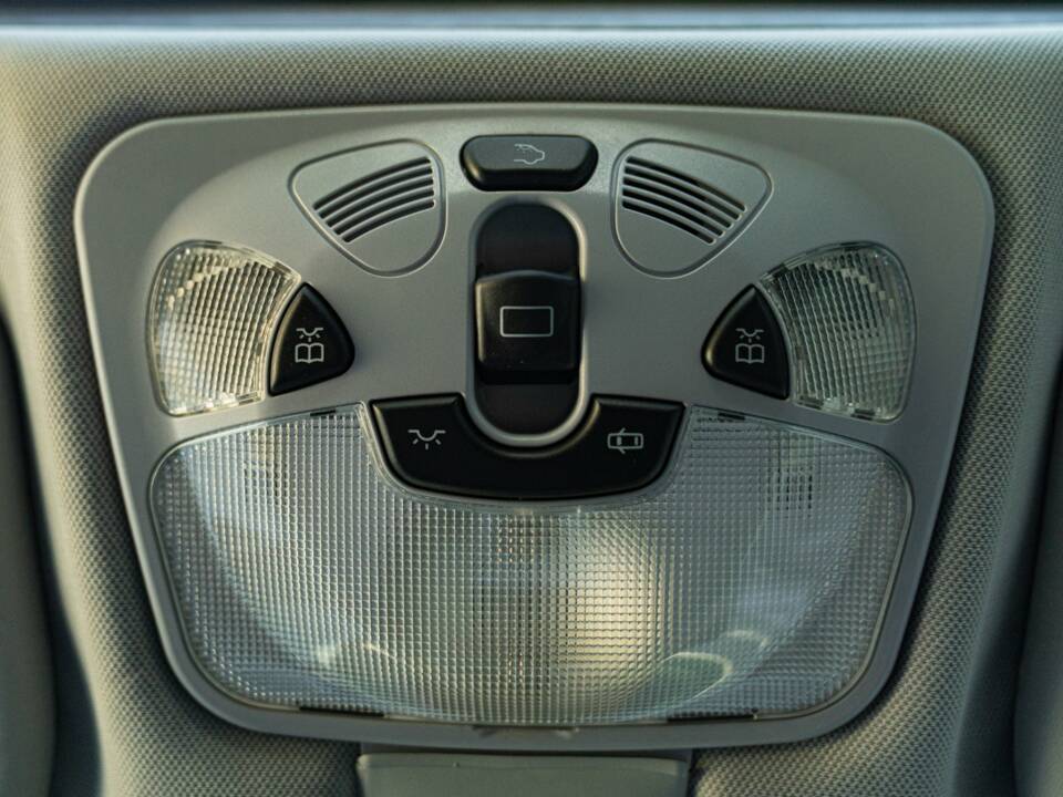 Image 31/50 of Mercedes-Benz C 320 Sportcoupé (2003)