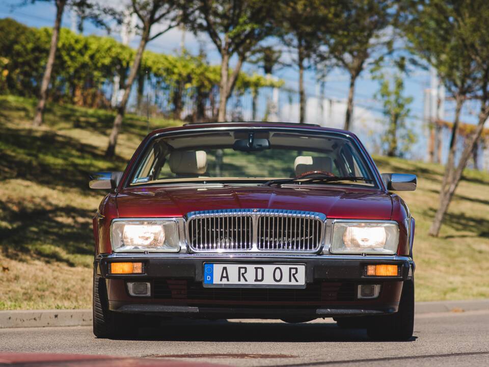 Bild 3/35 von Daimler Double Six (1993)