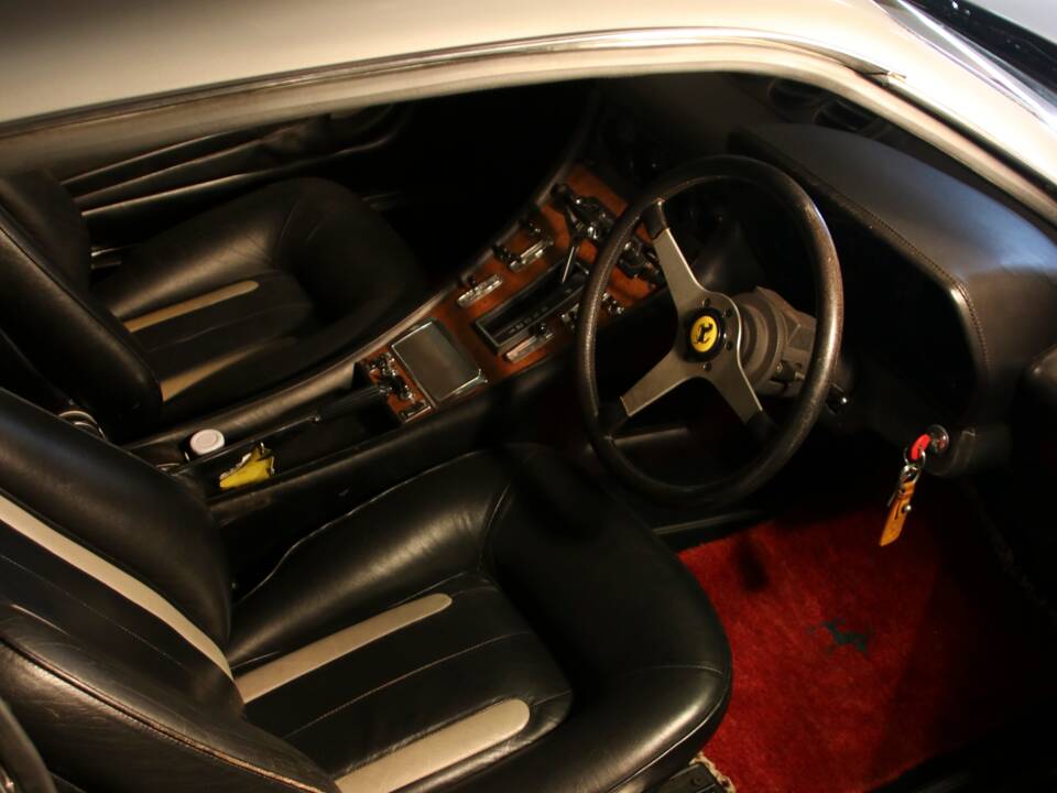 Immagine 24/34 di Ferrari 400 GT/4 2+2 (1977)