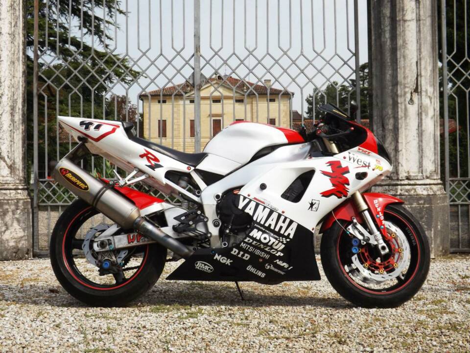 Image 3/50 of Yamaha YZF 1000 R1 (1998)
