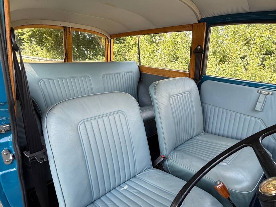 Immagine 3/22 di Morris Minor 1000 Traveller (1970)