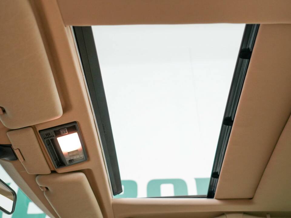 Image 24/41 of Mercedes-Benz 560 SEC (1990)