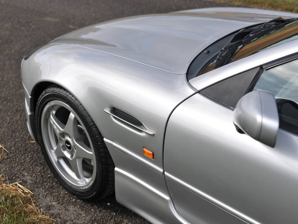 Immagine 7/33 di Aston Martin DB 7 (1999)