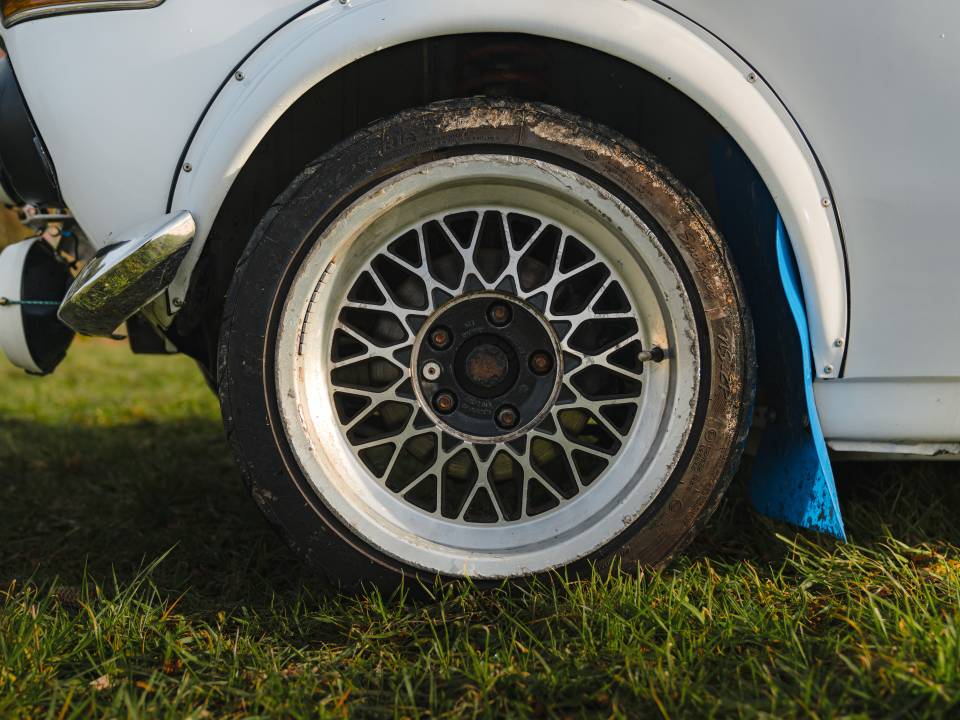Image 12/49 of BMW 2002 ti (1969)