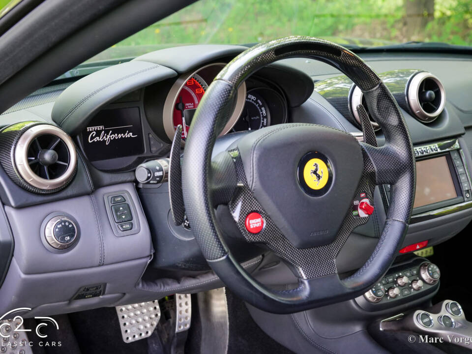 Image 7/85 de Ferrari California (2010)
