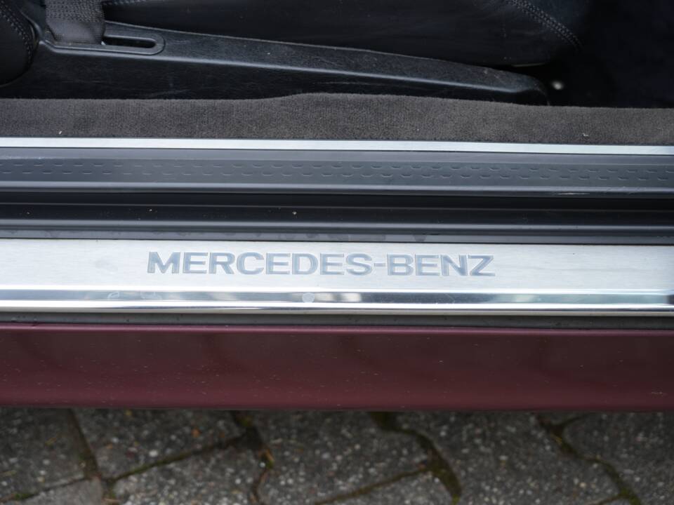 Image 60/95 of Mercedes-Benz 300 SL (1993)