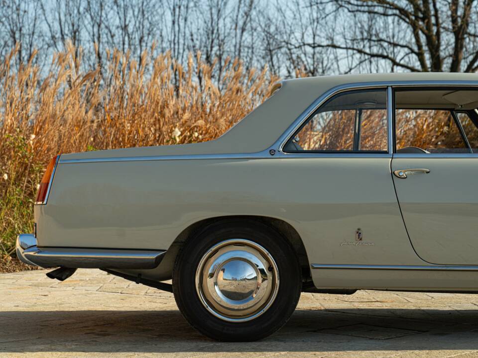 Image 26/50 of Lancia Flaminia Coupe Pininfarina (1961)