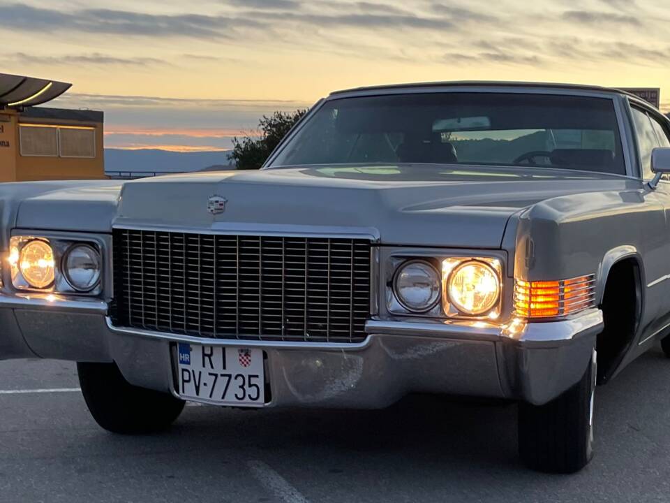 Image 4/51 de Cadillac Sedan DeVille (1970)