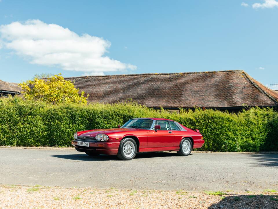 Image 21/50 of Jaguar XJR-S V12 Le Mans (1991)