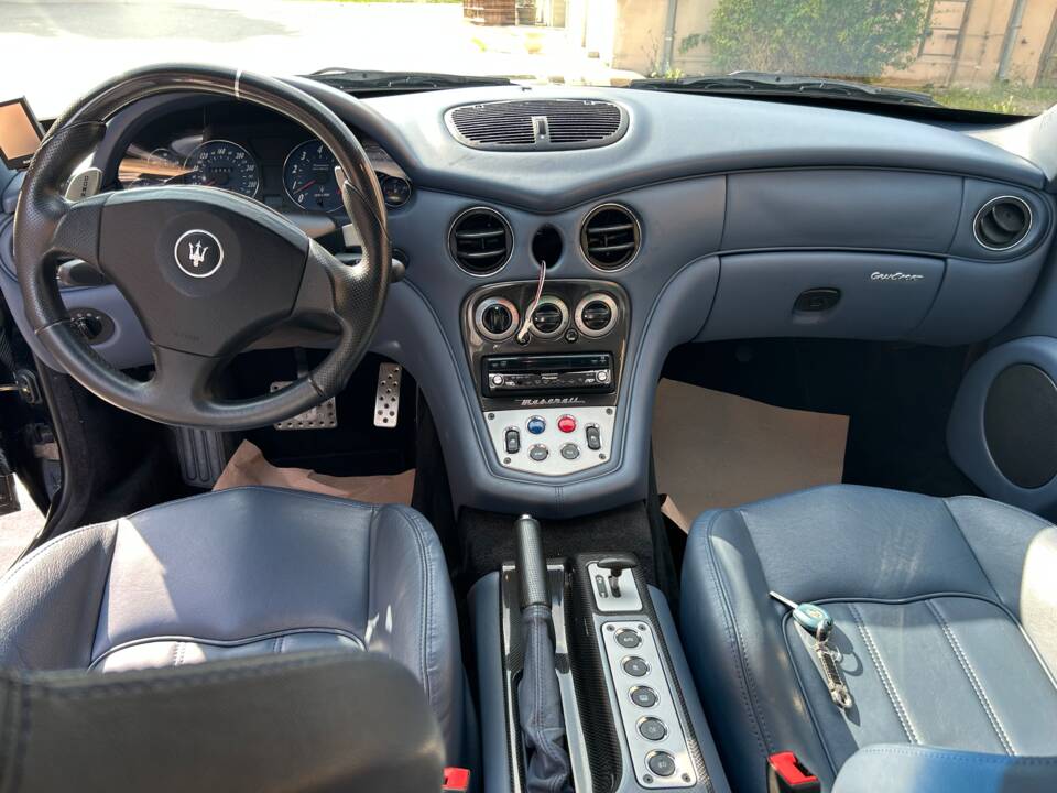 Bild 13/26 von Maserati GranSport 4.2 (2005)