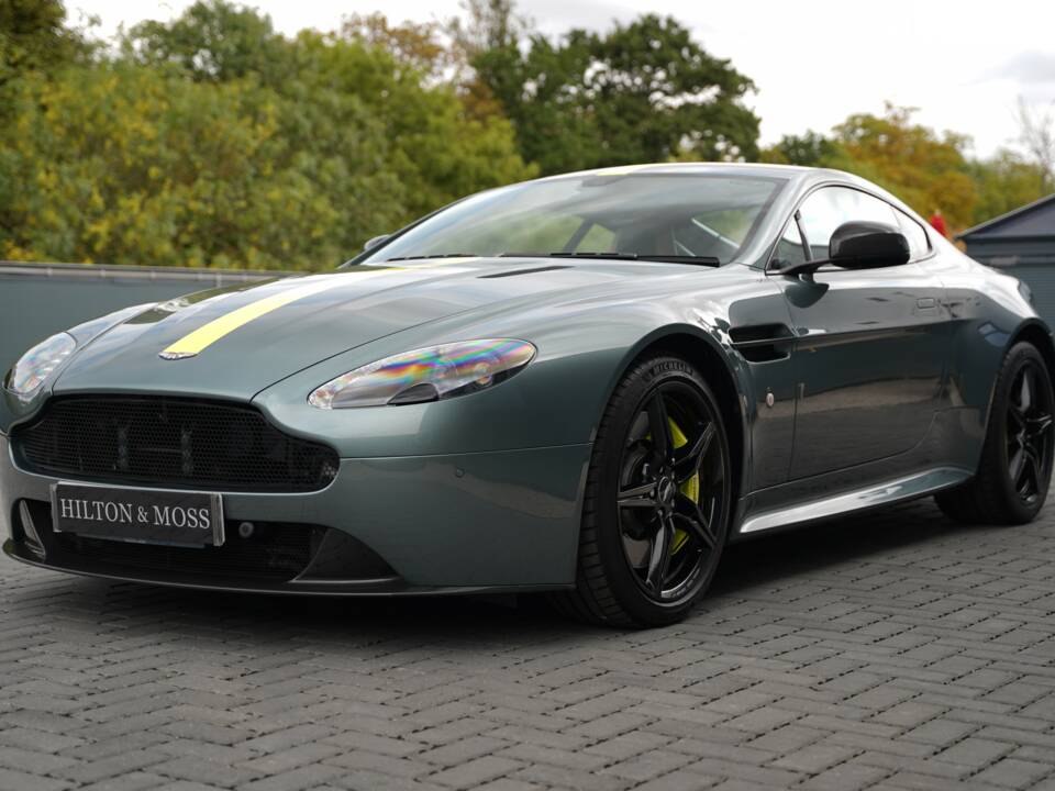 Bild 41/50 von Aston Martin V8 Vantage AMR (2018)