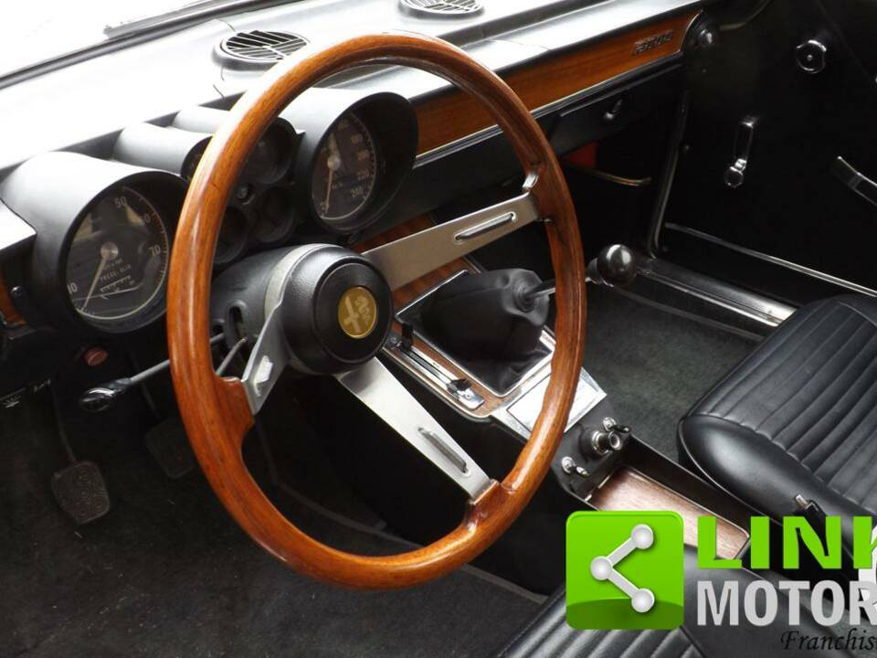 Bild 10/10 von Alfa Romeo 2000 GT Veloce (1972)