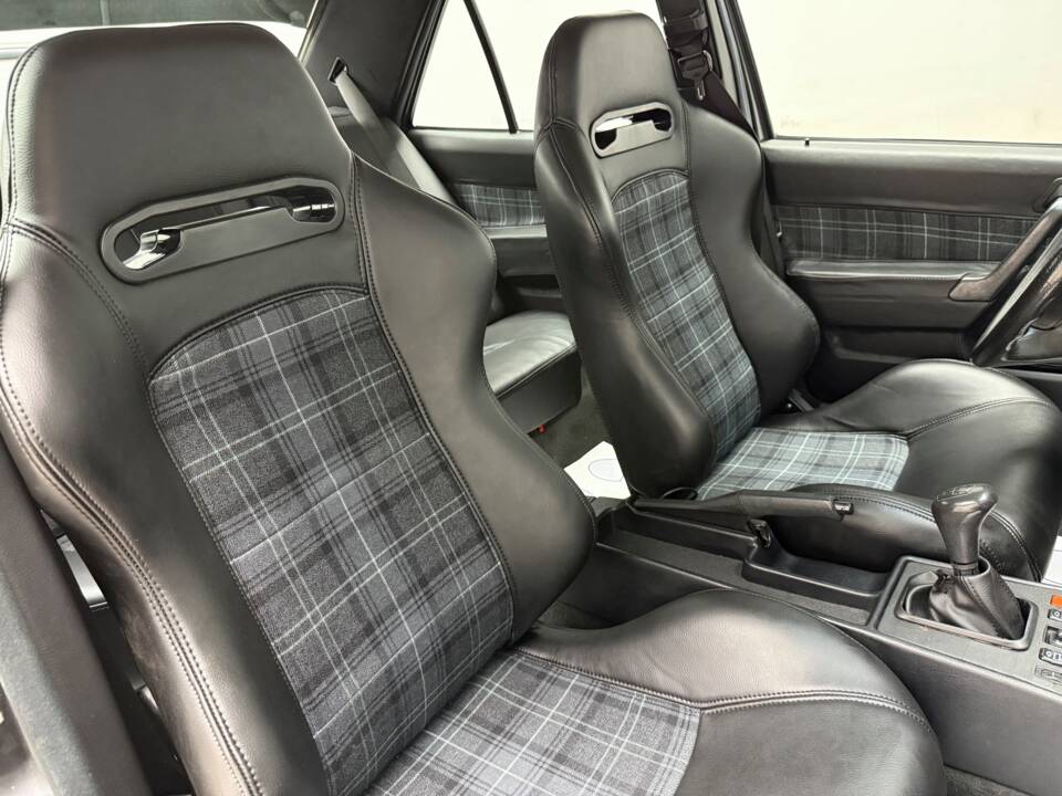 Image 9/21 of Mercedes-Benz 190 E 2.5-16 (1993)