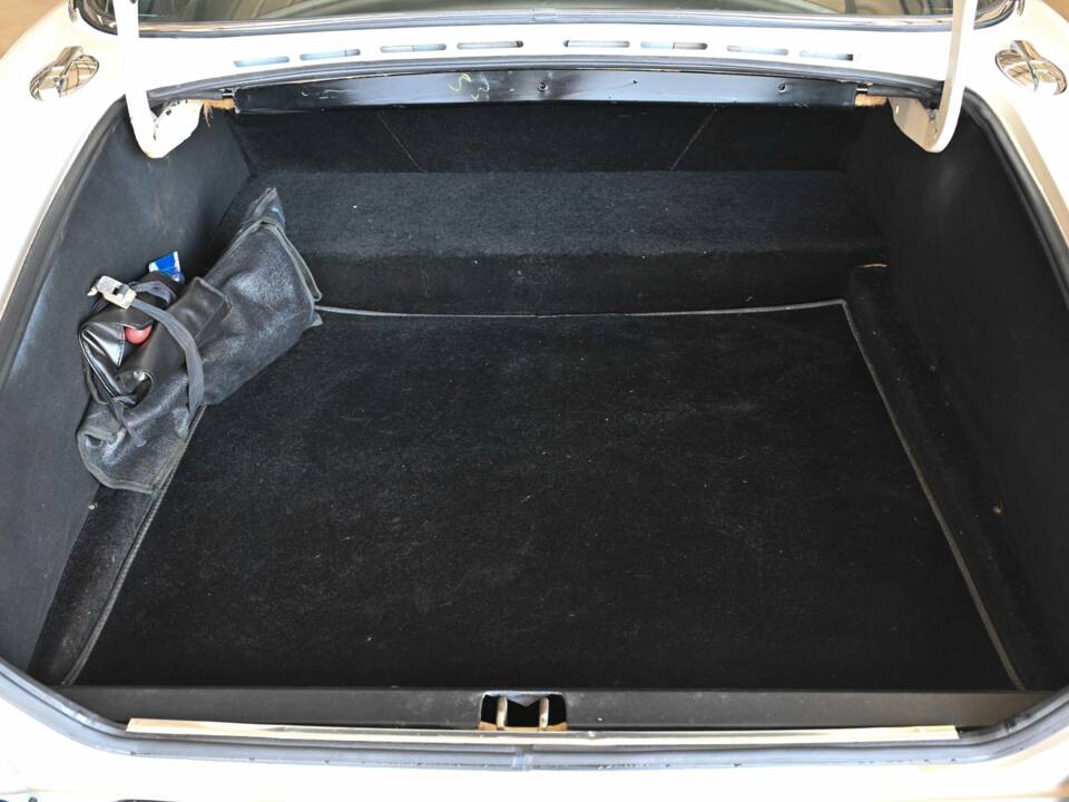 Bild 27/36 von Daimler Sovereign 4.2 (1976)