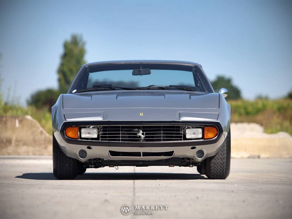 Image 4/6 of Ferrari 365 GTC&#x2F;4 (1972)