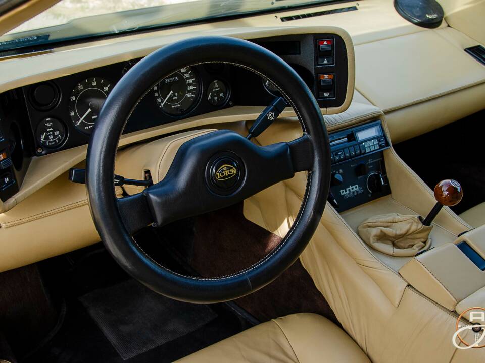 Immagine 11/16 di Lotus Esprit Turbo (1987)