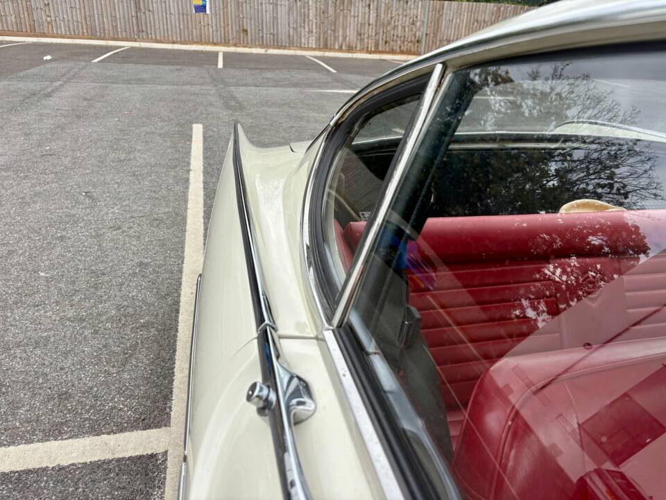 Bild 27/46 von Volvo 1800 S (1967)