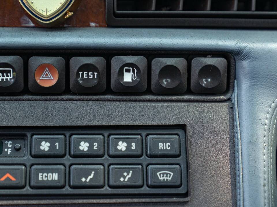 Bild 38/50 von Maserati Biturbo i (1988)